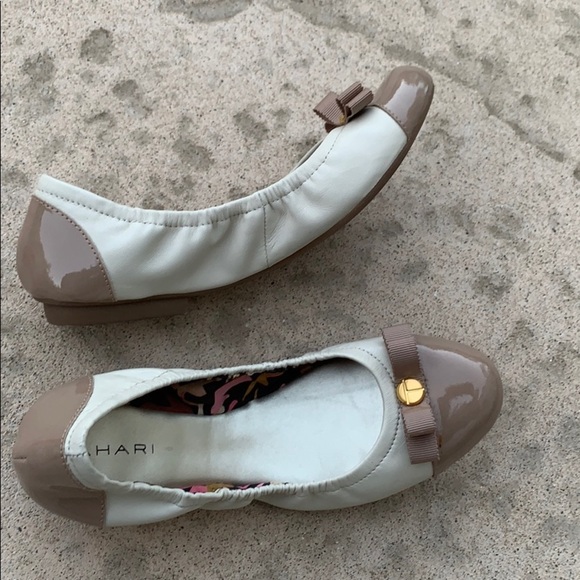 💚Tahari Two Tone Tan & Beige Ballet Flats Size 6 - Picture 5 of 7